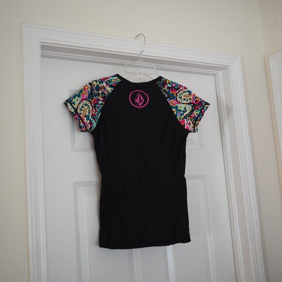 Volcom Black T-Shirt with Colorful Patterned Sleeves sz S - Picture 3 of 5